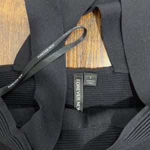 Black detailed bodysuit by Forever New